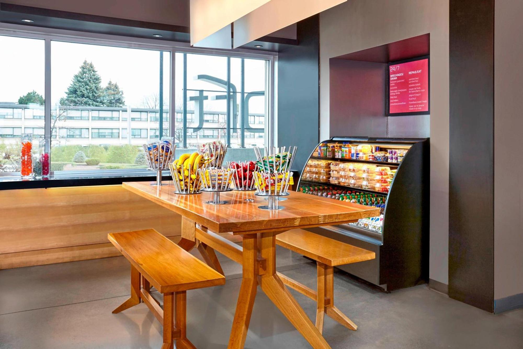 Aloft Montreal Airport Hotel Dorval Buitenkant foto