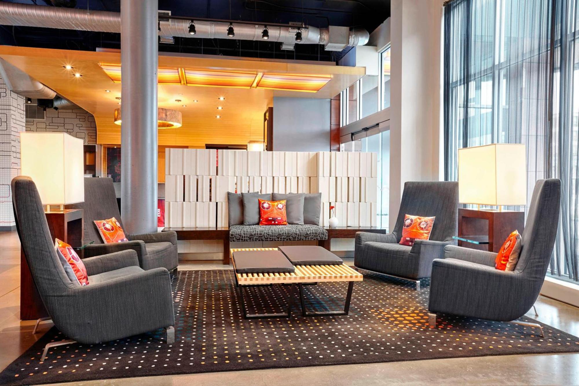Aloft Montreal Airport Hotel Dorval Buitenkant foto